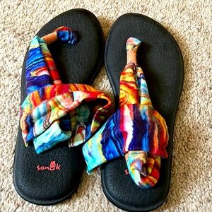 Sanuk sandals Women’s size 8